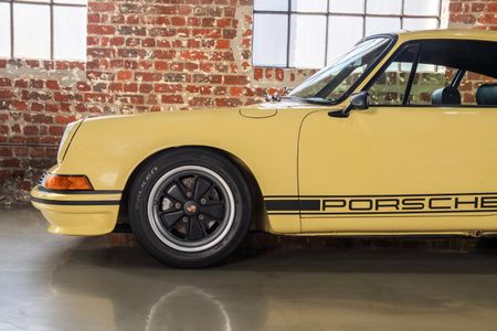 1972-Porsche-911-T-Restored_15