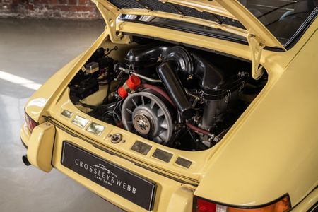 1972-Porsche-911-T-Restored_17