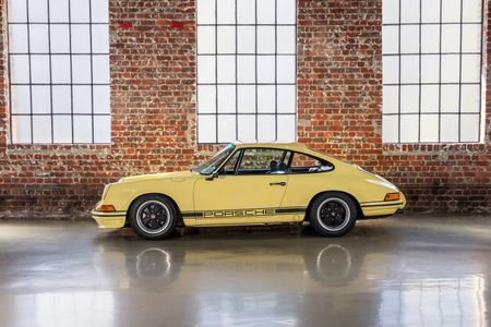 1972-Porsche-911-T-Restored_1