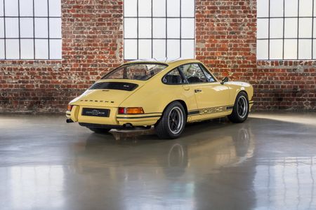 1972-Porsche-911-T-Restored_2