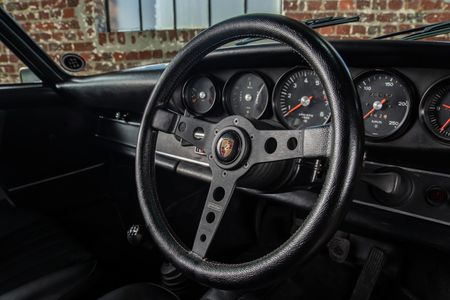 1972-Porsche-911-T-Restored_6