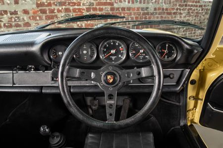 1972-Porsche-911-T-Restored_8