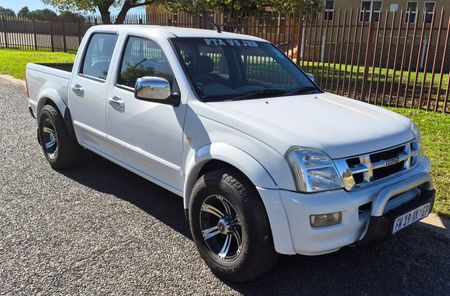 2006-Isuzu-KB-LEXUS-V8_0
