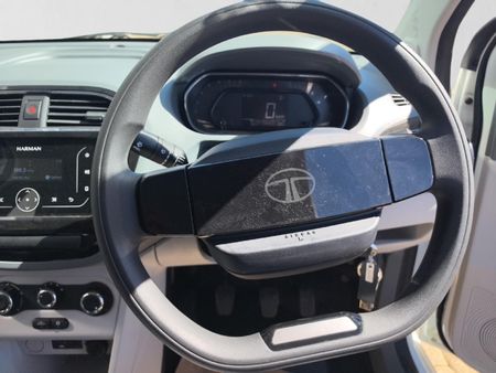 2026-TATA-Tiago-12-XM_13