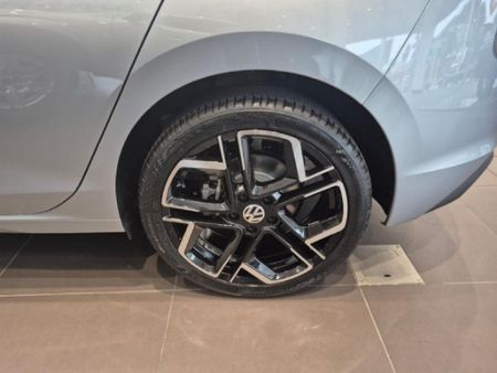 2025-Volkswagen-Golf-14-TSI-Life-Auto-110kw_5