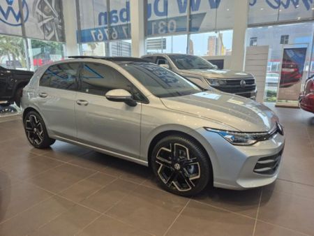 2025-Volkswagen-Golf-14-TSI-Life-Auto-110kw_8
