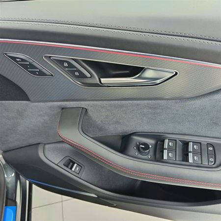 2026-Audi-RSQ8-Performance-Quattro-Auto-471kw_25