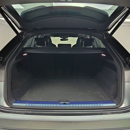 2026-Audi-RSQ8-Performance-Quattro-Auto-471kw_7