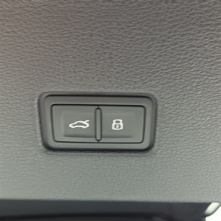 2026-Audi-RSQ8-Performance-Quattro-Auto-471kw_8
