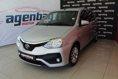 2017-Toyota-Etios-15-XS-5-dr_0