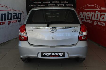 2017-Toyota-Etios-15-XS-5-dr_4