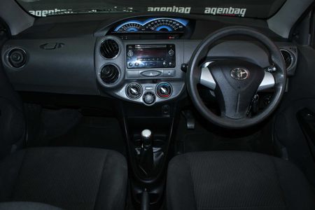 2017-Toyota-Etios-15-XS-5-dr_6