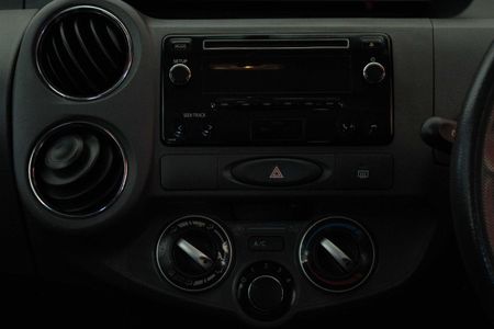 2017-Toyota-Etios-15-XS-5-dr_7