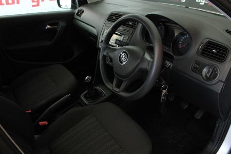 2016-Volkswagen-Polo-GP-12-TSI-Trendline-66kW_10