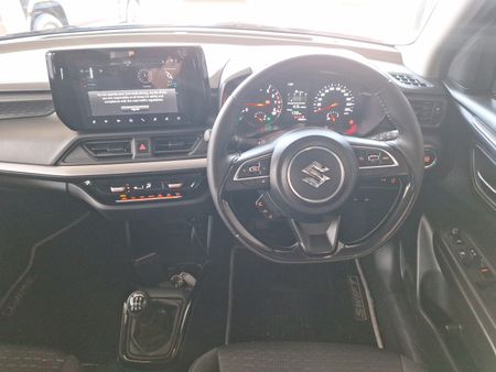 2026-Suzuki-Swift-12-GLX_9