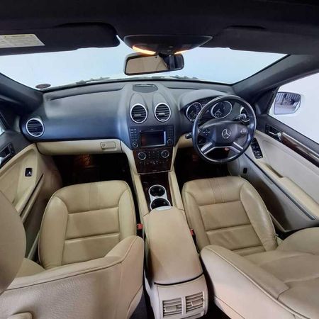 2010-Mercedes-Benz-ML-350-CDI-Auto_9