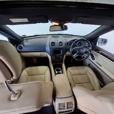 2010-Mercedes-Benz-ML-350-CDI-Auto_10