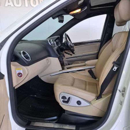 2010-Mercedes-Benz-ML-350-CDI-Auto_11