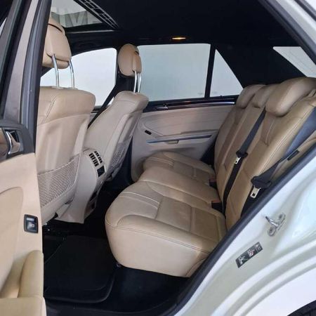 2010-Mercedes-Benz-ML-350-CDI-Auto_12
