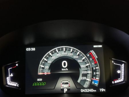 2022-Mitsubishi-Pajero-Sport-24D-4x4-Auto_2