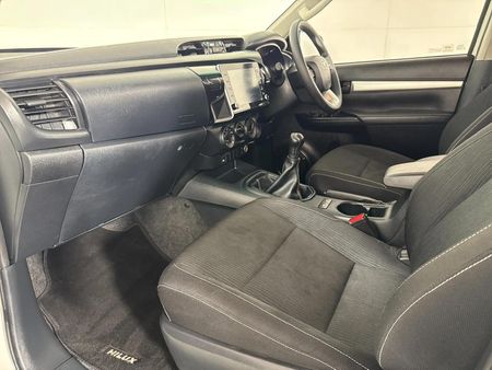 2024-Toyota-Hilux-24-GD-6-Raised-Body-Raider-Double-Cab_8
