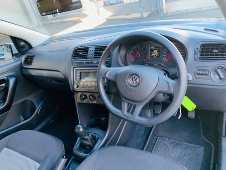 2021-Volkswagen-Polo-Vivo-14-Trendline-5-dr_11