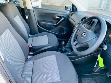 2021-Volkswagen-Polo-Vivo-14-Trendline-5-dr_12