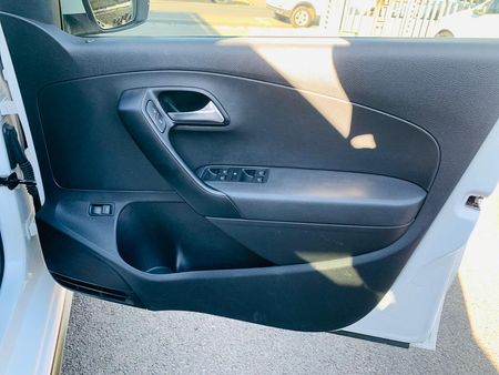 2021-Volkswagen-Polo-Vivo-14-Trendline-5-dr_15