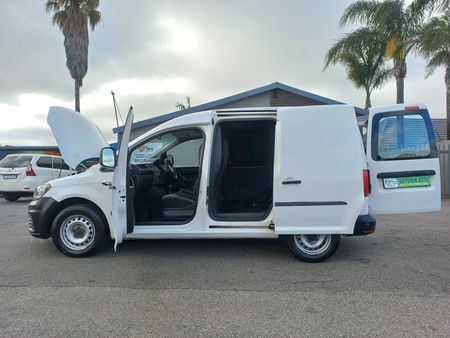 2021-Volkswagen-Caddy-16i-81kW-Panel-Van_9