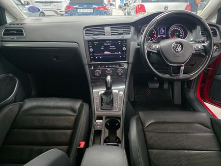 2020-Volkswagen-Golf-VII-14-TSI-Comfortline-Auto_8