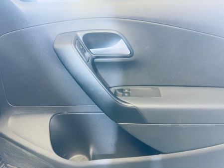 2025-Volkswagen-Polo-Vivo-14_8