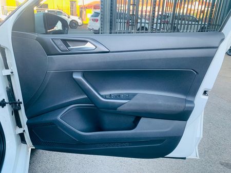 2023-Volkswagen-Polo-10-TSI-Highline-85kW_21