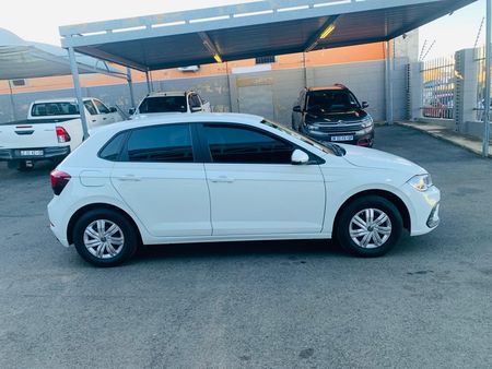 2023-Volkswagen-Polo-10-TSI-Highline-85kW_8