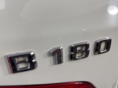 2013-Mercedes-Benz-B-Class-B-180-BE_11