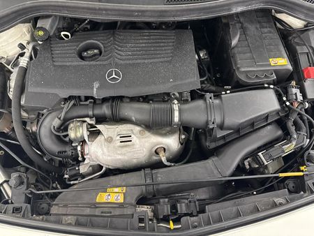 2013-Mercedes-Benz-B-Class-B-180-BE_13