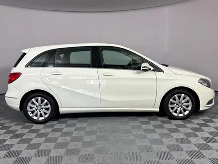 2013-Mercedes-Benz-B-Class-B-180-BE_18