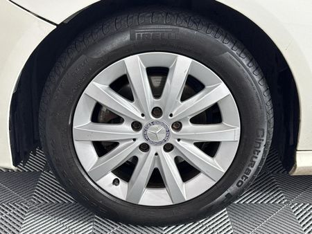 2013-Mercedes-Benz-B-Class-B-180-BE_4