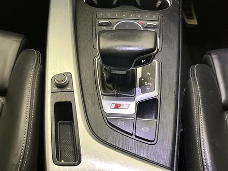 2019-Audi-S4-30-TFSI-quattro-Auto_10