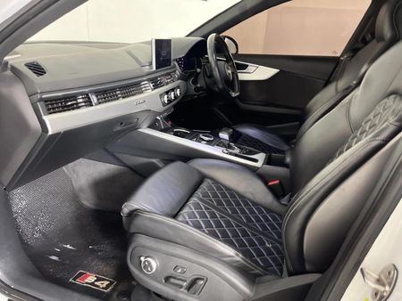 2019-Audi-S4-30-TFSI-quattro-Auto_8