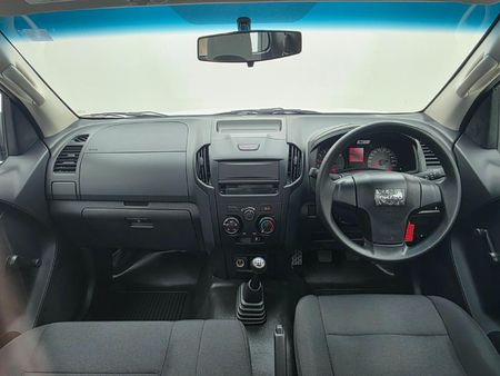 2026-Isuzu-D-Max-250C-Fleetside-Single-Cab_15