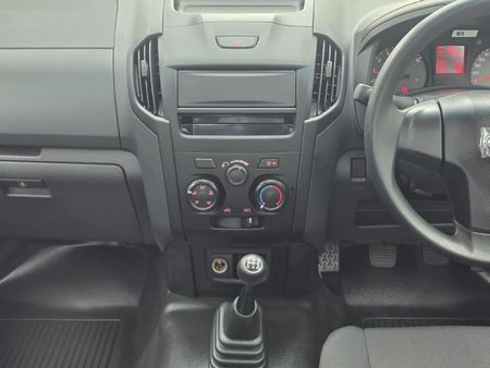 2026-Isuzu-D-Max-250C-Fleetside-Single-Cab_18