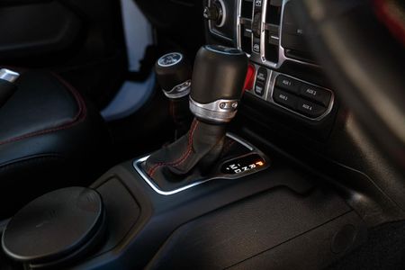 2023-Jeep-Gladiator-Rubicon-36-4x4-Auto-Double-Cab_11