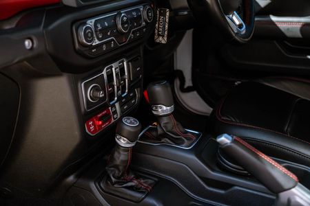 2023-Jeep-Gladiator-Rubicon-36-4x4-Auto-Double-Cab_17