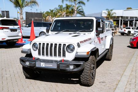 2023-Jeep-Gladiator-Rubicon-36-4x4-Auto-Double-Cab_1