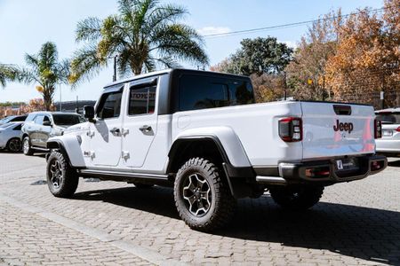 2023-Jeep-Gladiator-Rubicon-36-4x4-Auto-Double-Cab_4
