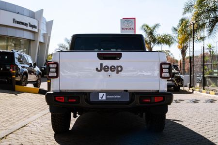 2023-Jeep-Gladiator-Rubicon-36-4x4-Auto-Double-Cab_5