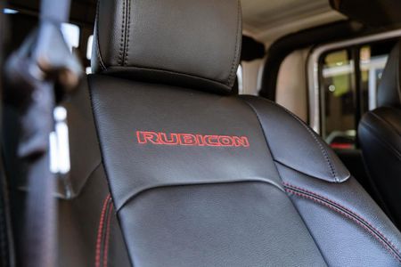 2023-Jeep-Gladiator-Rubicon-36-4x4-Auto-Double-Cab_6