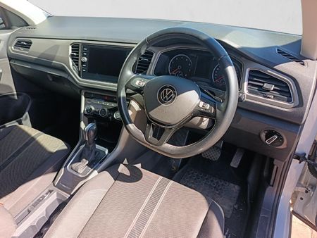 2021-Volkswagen-T-Roc-14-TSI-Design-Auto_12