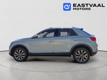 2021-Volkswagen-T-Roc-14-TSI-Design-Auto_3