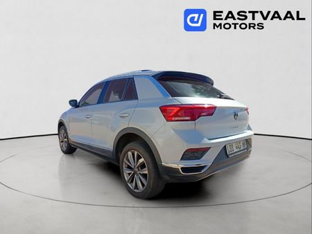 2021-Volkswagen-T-Roc-14-TSI-Design-Auto_4